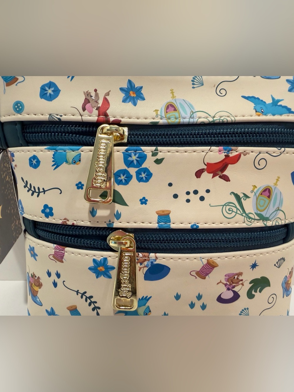 NWT Loungefly Cinderella Icons AOP Crossbody Bag - Picture 4 of 14